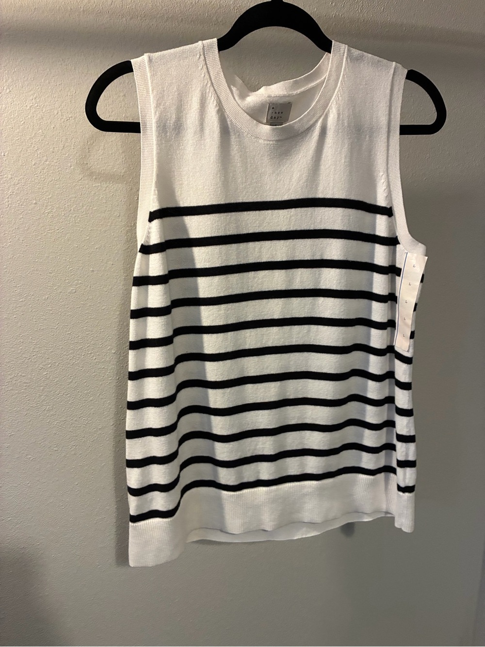 A New Day Black & White Striped Sleeveless Sweater Tank Size Large